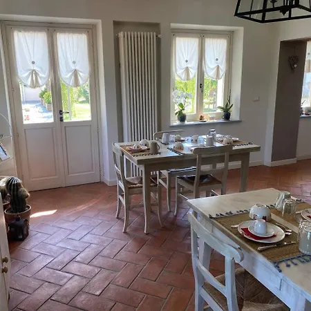 Bed & Breakfast Cascina Spazio Indaco