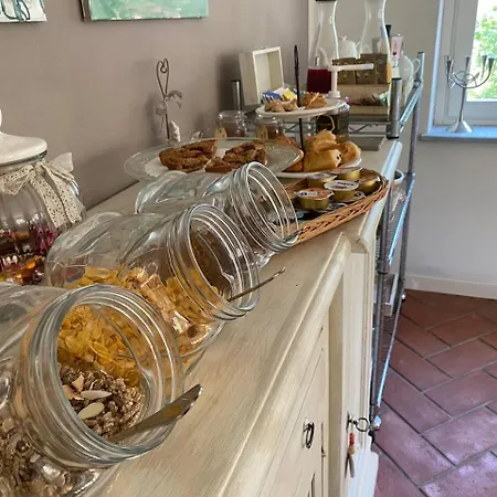 Cascina Spazio Indaco Bed & Breakfast *