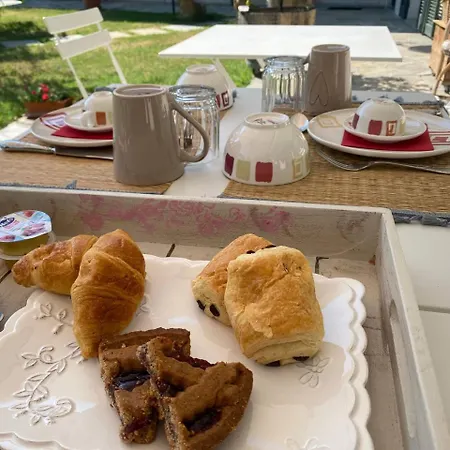 Bed & Breakfast Cascina Spazio Indaco *