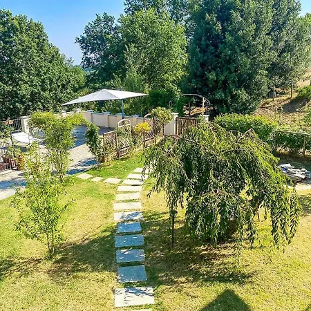 Bed & Breakfast Cascina Spazio Indaco *