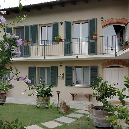 Bed & Breakfast Cascina Spazio Indaco Castagnole Monferrato