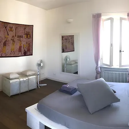 Bed & Breakfast Cascina Spazio Indaco