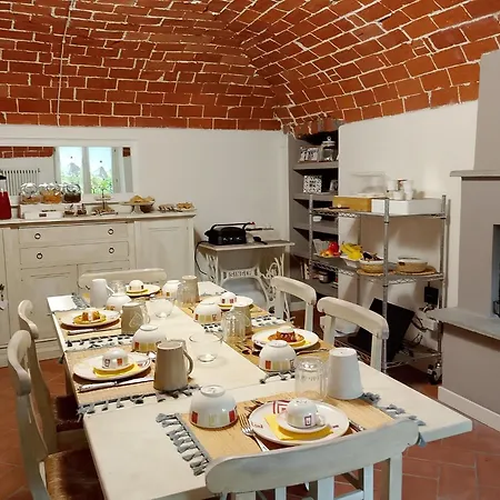 Bed & Breakfast Cascina Spazio Indaco Castagnole Monferrato